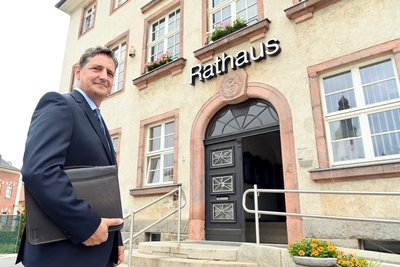 2019 war Sven Köpps erster Arbeitstag als Bürgermeister. Jetzt tritt er wieder an.