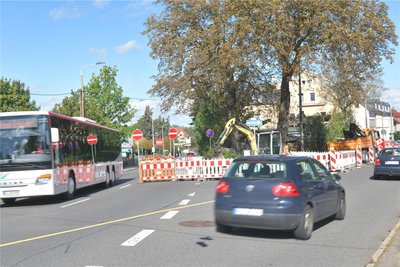 An der Brander Straße in Freiberg wird in Höhe der Olbernhauer Straße eine Gashauptleitung repariert.