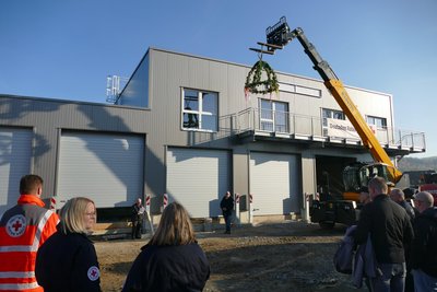 Von Außen sah das neue Zschopauer Rotkreuz-Zentrum beim Richtfest schon so gut wie fertig aus.
