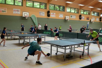 Die Sporthalle Unterheinsdorf war zwei Tage lang Schauplatz für die Entscheidungen im Tischtennis.