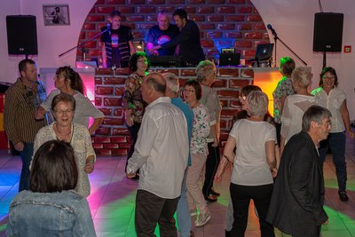 Rund 80 Besucher feierten zu legendären Oldies aus den 60er und 70er Jahren.