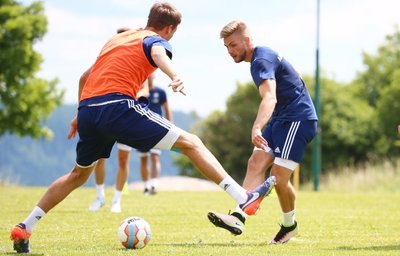 Florian Trinks (rechts) spielte einst zusammen mit den größten deutschen Talenten. Nun will er in Chemnitz durchstarten.