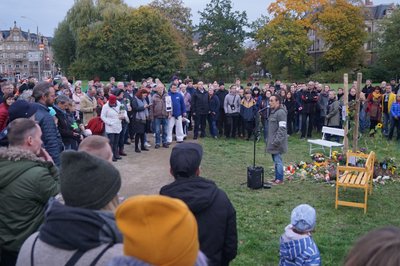 Rund 250 Menschen waren am Mahnmal dabei.