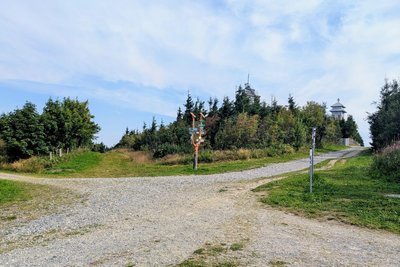 Einen Funkmast in der Nähe dieser Wegekreuzung wollen die Oberwiesenthaler auf keinen Fall.