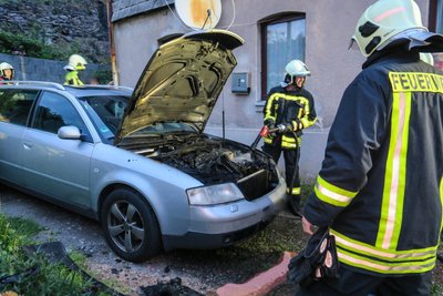 Der Besitzer hatte den Brand vor Eintreffen der Feuerwehr weitestgehend gelöscht.