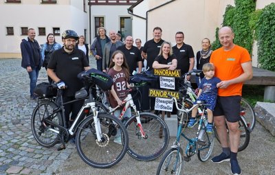 Die Lichtensteiner Organisatoren des Panorama-Erlebnis-Radelns freuen sich auf ihre nächste Veranstaltung. Jüngst trafen sie sich hinter dem Ratskeller.
