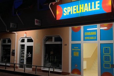 Spielhalle in Frankenbergs Gutenbergstraße: Die geplante Erhöhung der Vergnügungssteuer würde dem Unternehmen stark zusetzen. 