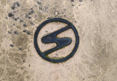 Das Sachsenring-Logo auf einer alten Duroplast-Karosse, einst für den Trabi von Gebrauchsgrafiker Herbert Prüget entworfen.