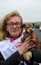 Carola Klein aus Gerolstein in der Eifel belegte mit ihrem Zwerg-Pinscher am Ende den 13. Platz.