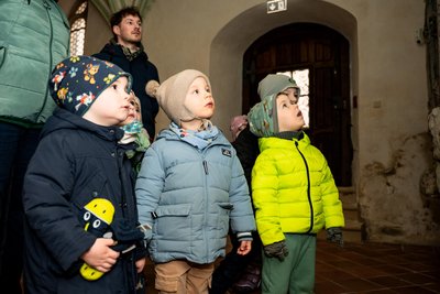 Große Augen im Kreuzgang des Freiberger Doms.