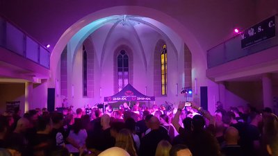 Viele Besucher fanden: Der Rockherbst in der Kirche ist eine Bereicherung für alle feierfreudigen Oelsnitzer.