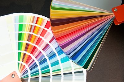 Farbe an den Wänden macht das Wohnen behaglicher.