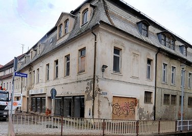 Geht es nach dem Willen der Stadt, so soll dieser Teil des alten Kaufhauses am Baderberg abgerissen werden.