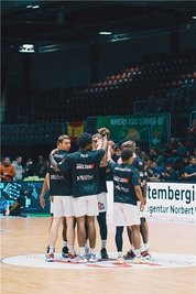 Es geht nur als Team: Die Niners spielen am Freitag beim Vorletzten in Gießen und am Sonntag gegen Tabellenführer Bonn. 