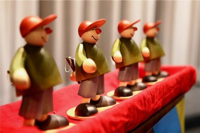 Die Schlingel-Trophäen für "Made By You" stammen vom Eppendorfer Kunsthandwerker Björn Köhler. 