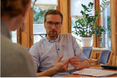 Tobias Kämpf. Der 35-Jährige Plauener ist seit vier Jahren Bürgermeister für die Bereiche Soziales, Bildung, Kultur und Sport.