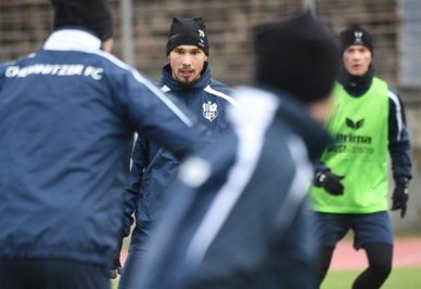 Niclas Erlbeck absolvierte erst am Donnerstag vergangener Woche seine erste Trainingseinheit beim CFC. Der Mittelfeldspieler kam aus Jena.