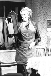Margot Siebenhaar 1992 in „Weitere Aussichten“ am Stadttheater Freiberg. Foto: Peter Ledig