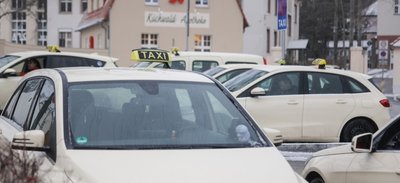 Taxistand am Küchwaldkrankenhaus. Die Preise für eine Fahrt sollen ab März steigen. 