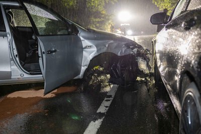 Drei Fahrzeuge waren an einem Unfall am Montagabend in Freiberg-Zug beteiligt.