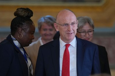 Healey galt bisher als loyaler Mitstreiter von Premier Keir Starmer.