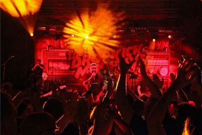 Die Dropkick Murphys blasen zur Attacke. 