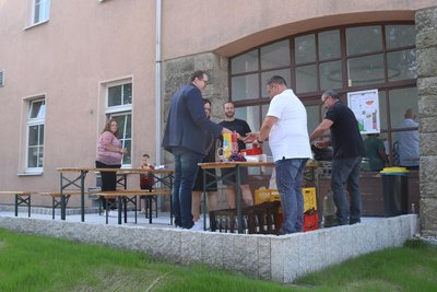 Der neue Treff in der Straße Zum Auersberg hat auch eine Terrasse.