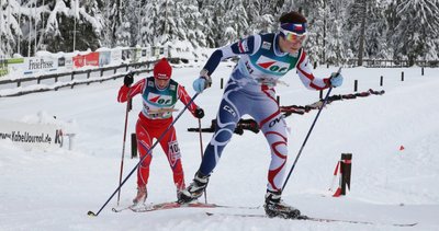Die Tschechin Kristyna Kolinova (r.) vor der Siegerin Maria Kechkinka aus Russland, bei den Männern gewann der Schwede Erik Rost.