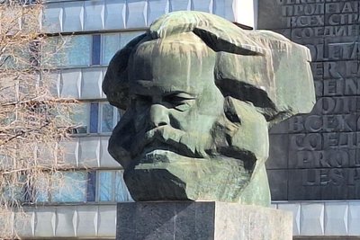 Das Marx-Monument bleibt Samstagabend für eine Stunde unbeleuchtet.