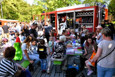 Beim Kinderschminken des Hortteams der Grundschule Thum herrschte großer Andrang.