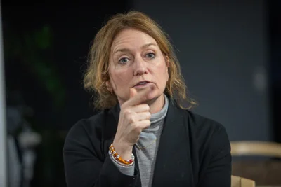 Linkspolitikerin Caren Lay fordert, dass das Plauener Rathaus unseriösen Vermietern auf die Finger schauen soll.