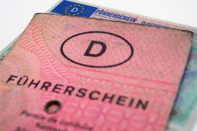 Bis zum 19. Juli müssen Vogtländer der Geburtsjahrgänge 1953 bis 1958 ihre alten Papierführerscheine umtauschen.