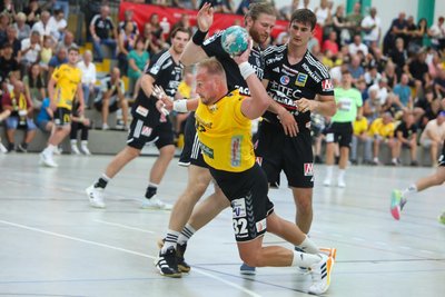 Für den SV 04 Oberlosa (am Ball Jakub Kolomaznik) gibt es am Donnerstag ein Wiedersehen mit HaSpo Bayreuth.