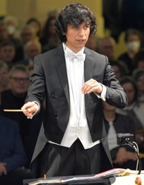 Kapellmeister José Luis Gutiérrez hatte die musikalische Leitung.