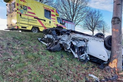 Der Fahrer kam in ein Krankenhaus. 