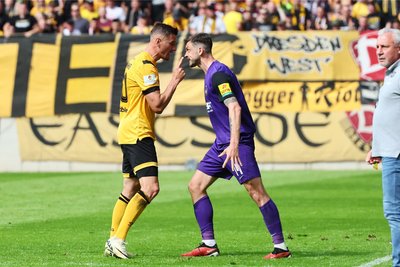 Insbesondere die erste Halbzeit war von Fouls und hitzigen Aktionen geprägt. Passend dazu die Szene, als sich Stefan Kutschke (links) und Boris Tashchy in die Quere kamen.