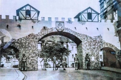 1974, zur 800-Jahr-Feier, stand dieses Tor in Meerane.