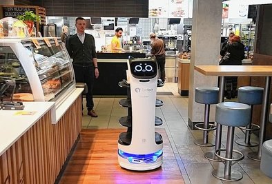 Bellabot hat zur Probe bei McDonalds in Aue bedient. Jetzt muss sie zu den Entwicklern zurückkehren. 