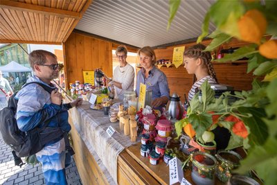 Seit Jahren eine gute Adresse für Kräuterfans: der Kräutermarkt Thermalbad Wiesenbad.