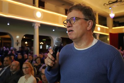 Mit seinem Engagement für die Gesundheitsversorgung im ländlichen Raum wurde Ralf Walper schnell bekannt. Bei der „Freie Presse“-Wahldebatte vor der Landtagswahl fragte er in Freiberg nach der Zukunft der Krankenhäuser im Landkreis.