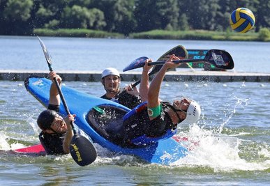 Beim Bundesliga-Spieltag auf dem Glauchauer Stausee war voller Einsatz gefragt - wie hier von KSV-Kapitän Chris Ziese (vorn). 