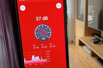 Schallmessung via Handy-App. Der Mieter misst manchmal bis zu 70 Dezibel. Doch es ist nicht nur das Schallmaß. Schon nach zehn Minuten wird der Summton so richtig unangenehm. 