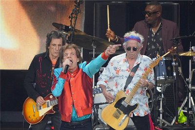 Das Dreigestirn Ron Wood, Mick Jagger und Keith Richards auf der Berliner Waldbühne. 