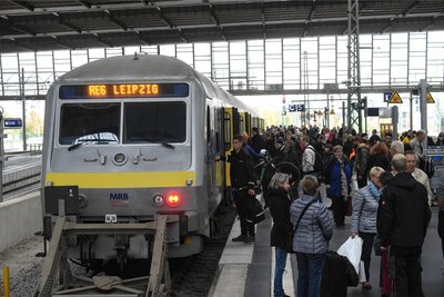 Wieder müssen Reisende des RE 6 von Chemnitz nach Leipzig mit Zugausfällen und Verspätungen kämpfen.