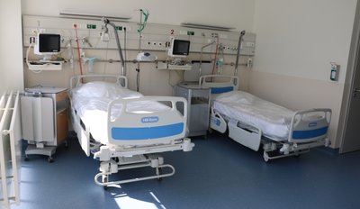 Nicht nur auf der Covid-Station des Freiberger Kreiskrankenhauses stehen immer mehr Betten leer. 