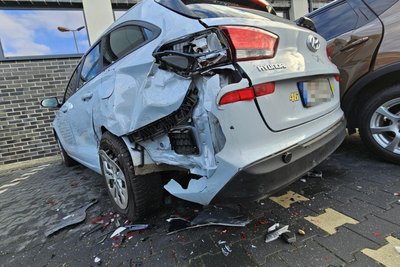 Auf einem Chemnitzer Parkplatz wurden am Mittwoch vier Autos schwer beschädigt.