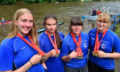 Schnelles Quartett: Friederike Wilms, Helena Rieper, Jule Gieselbrecht und Emily Breidel (v. l.) vom SKSV Mittweida gehörten zu den fleißigsten Medaillensammlerinnen der Kinder- und Jugendspiele. 