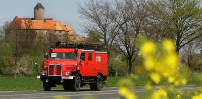 
              <p class="artikelinhalt">Auf ihrer Rundfahrt durch den Kreis passierten die Teilnehmer des Ifa-Oldtimertreffens am Sonntagnachmittag auch Schönfels. An der Streckenführung wollen die Organisatoren auch im kommenden Jahr festhalten. </p>
            
