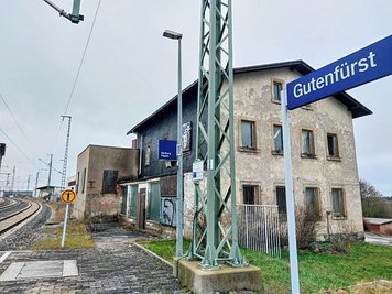 Der Bahnhof in Gutenfürst hatte in der DDR große Bedeutung als Grenzbahnhof. Er soll erhalten bleiben. 