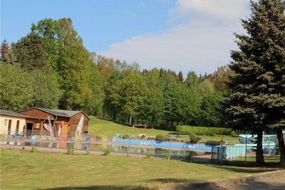 Blick auf das idyllisch gelegene Freibadgelände Rodau. Pächter André Schatz möchte in diesem Jahr das Areal weiter verschönern.